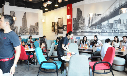 Đằng sau lời chia tay Sài Gòn của đại gia cà phê Singapore