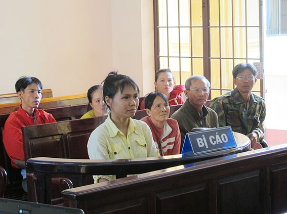 Vợ giết chồng vì "Con anh đánh con em"
