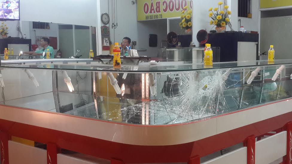 Cướp tiệm vàng "để lo cho bạn gái sắp sinh"