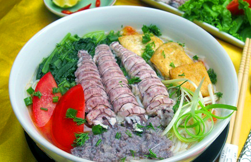 Đến Hạ Long, sao không đi ăn bún bề bề?