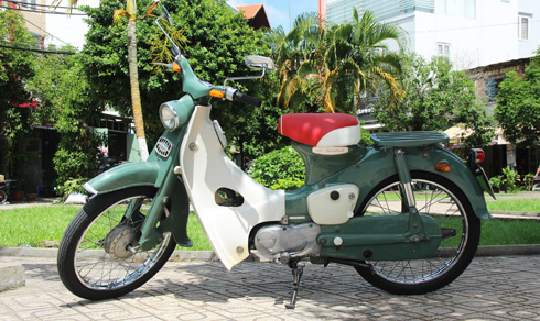 ‘Hàng hiếm’ Honda Super Cub C100 tại Sài Gòn