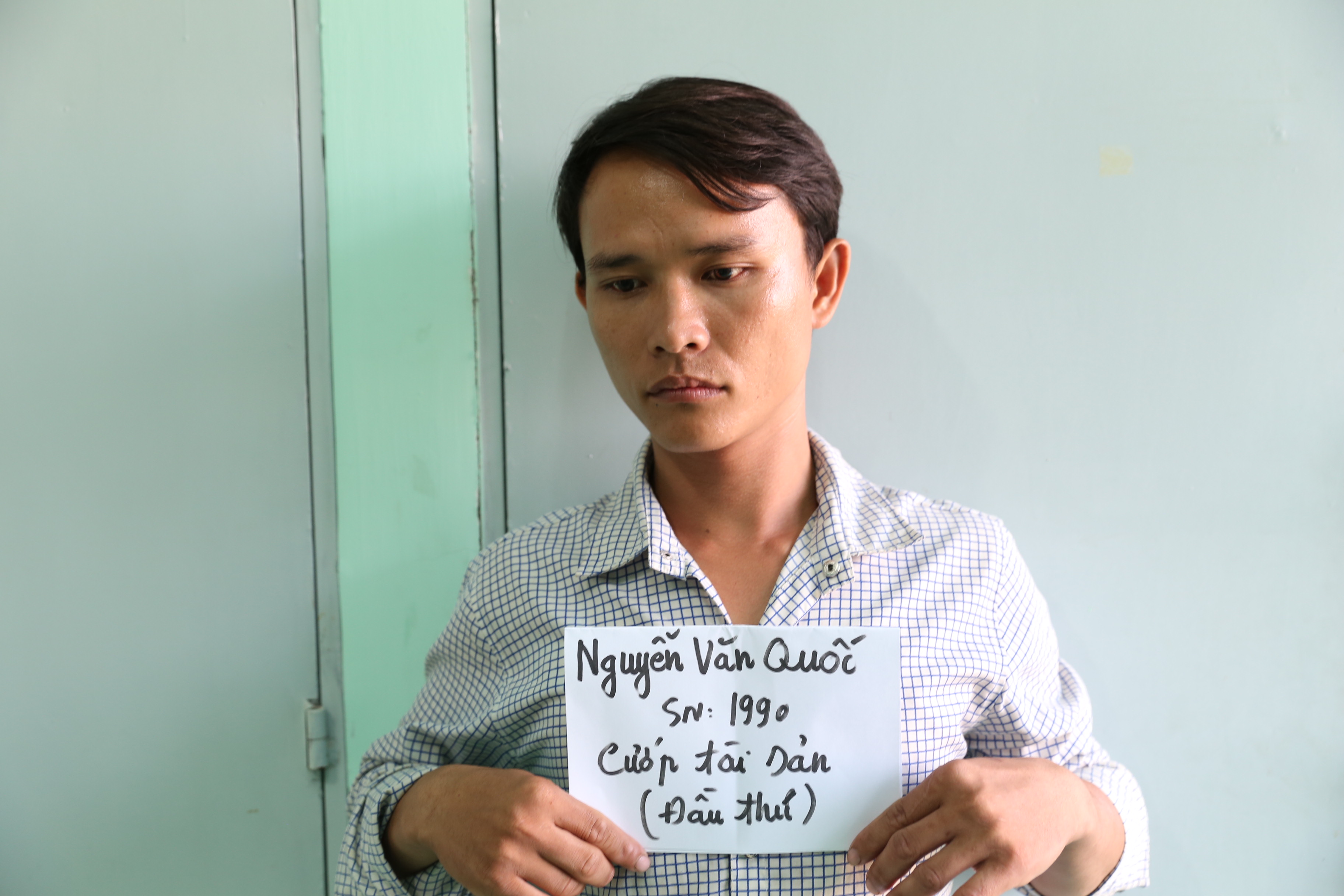 Sau một cuộc nhậu, trốn 8 năm trời!
