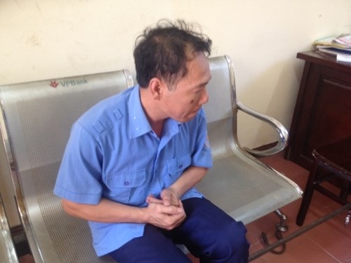 Thanh tra viên bỉ ổi tống tình mẹ bé gái mất tích