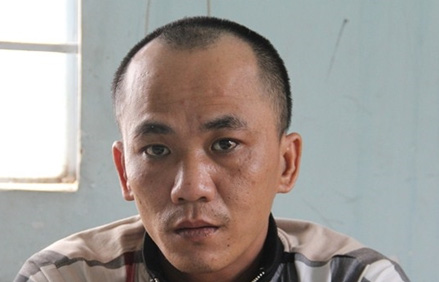 Trộm xong, nổi máu tà dâm hiếp luôn gia chủ