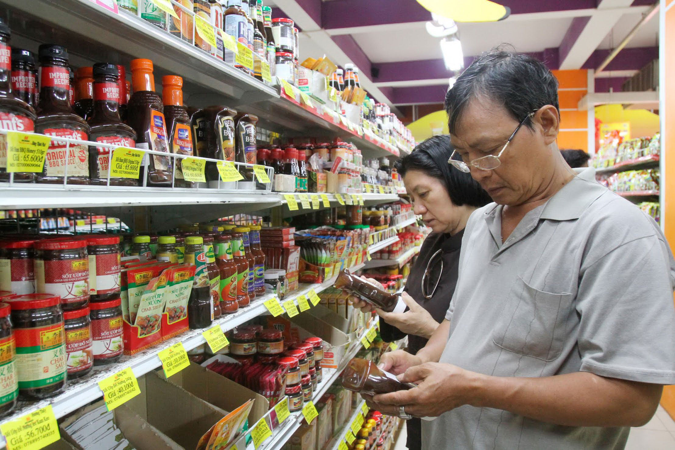 Hàng Tết: Chỉ lo về giá