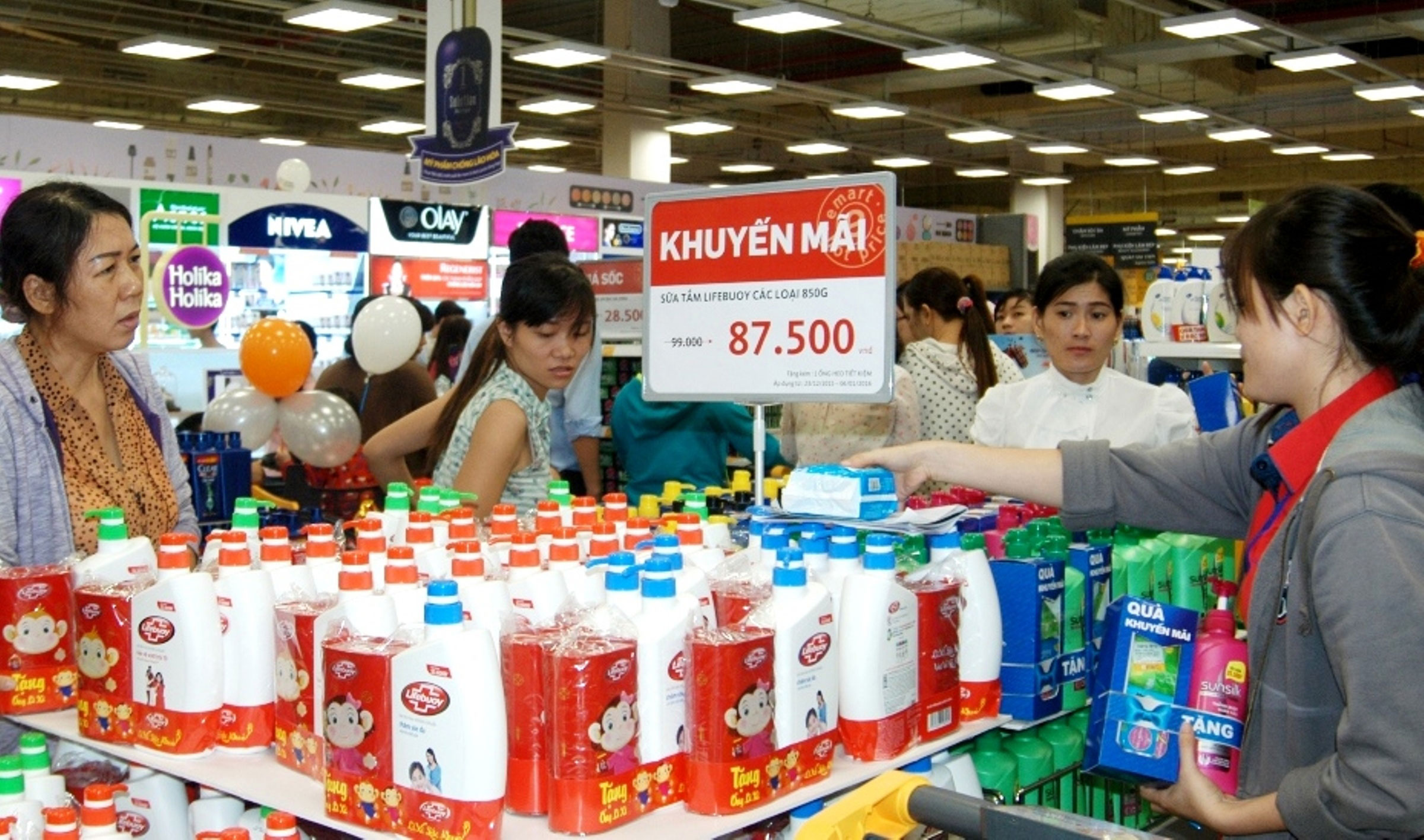 TP HCM: Nhiều siêu thị giảm giá