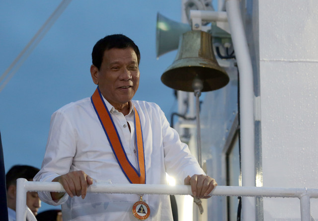 Ông Duterte: Philippines không từ bỏ chủ quyền ở biển Đông