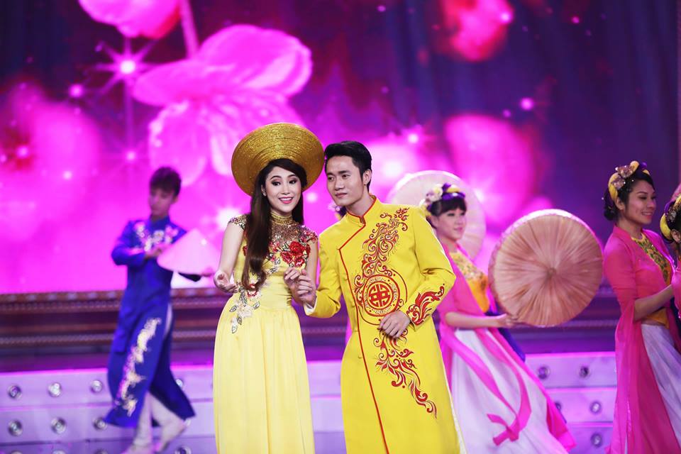 Bội thực thi hát bolero