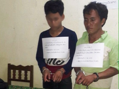 Bắt quả tang 2 người Lào "ôm" 10 bánh heroin