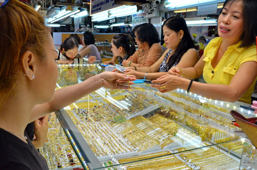 Vàng trang sức mở đầu ra, tắc đầu vào