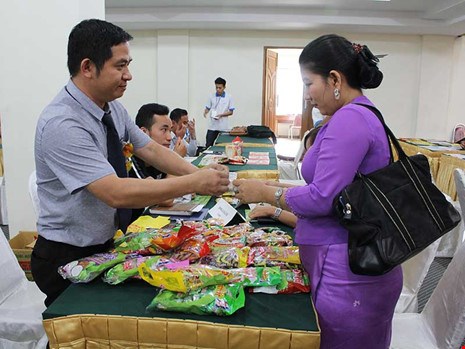 Hàng Việt mới ra ao làng đã “chết đuối”