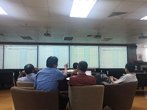 Giá trị giao dịch chứng khoán đạt hơn 5.500 tỉ đồng
