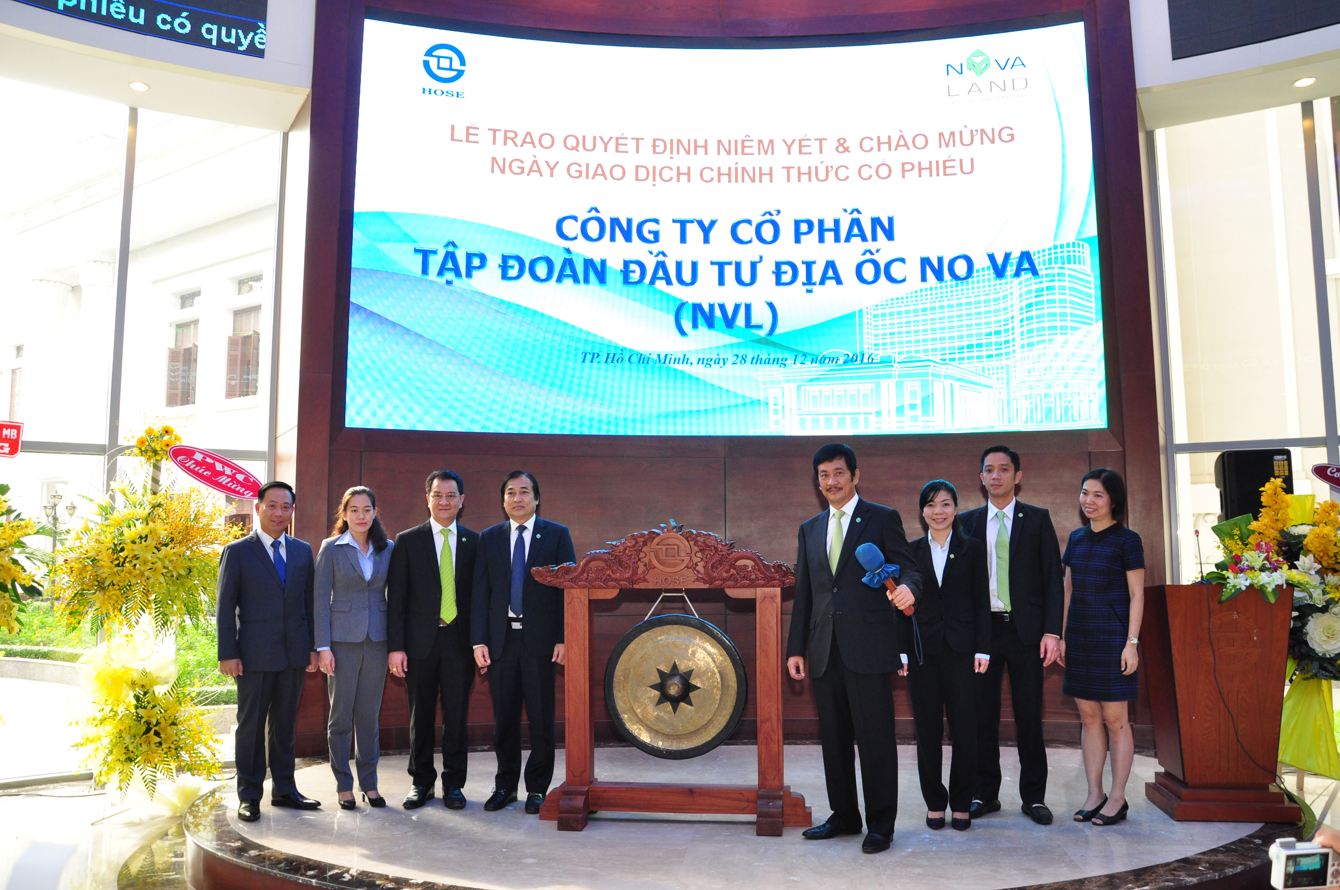 Cổ phiếu Novaland tăng trần ngày đầu niêm yết