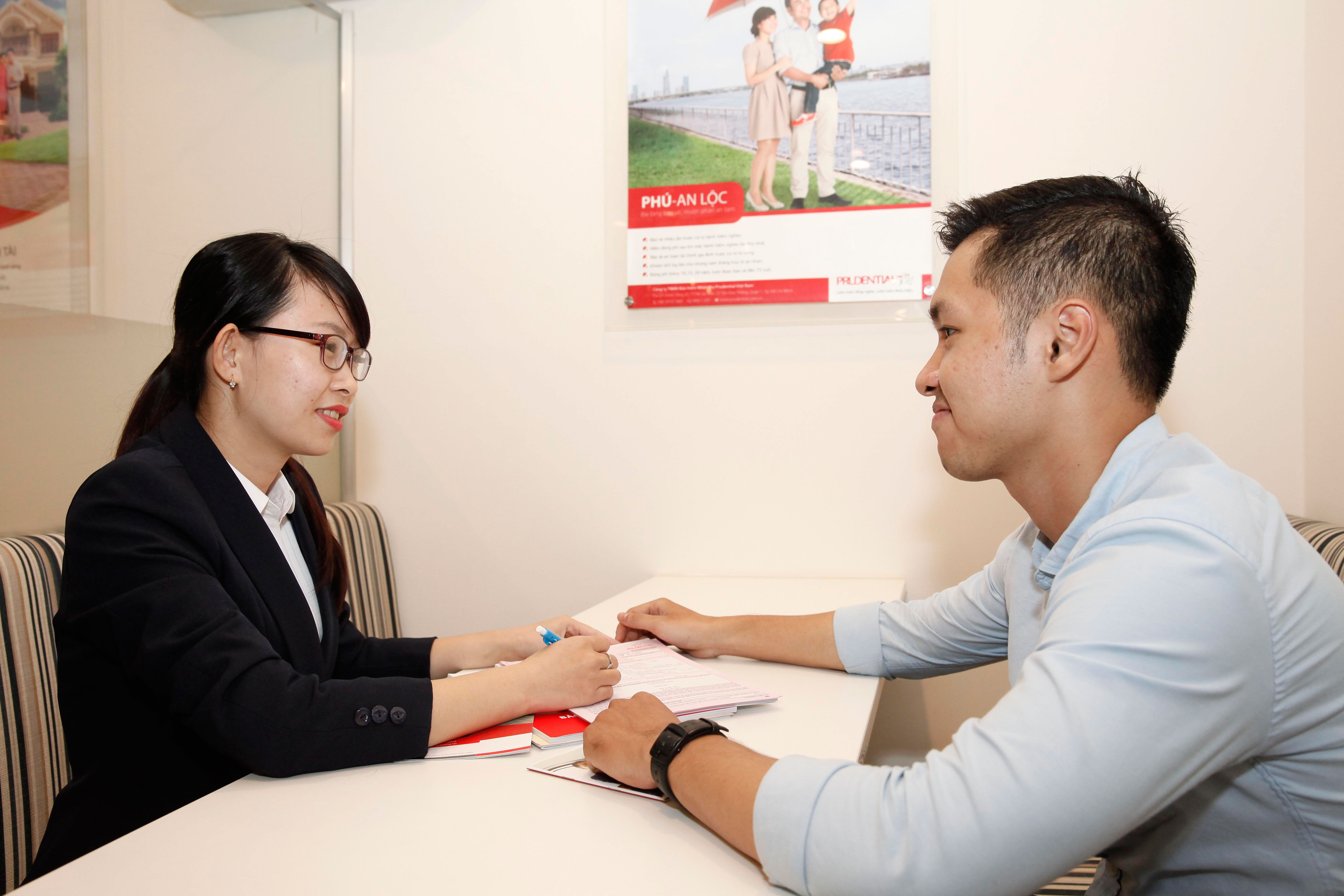 Bùng nổ cạnh tranh dịch vụ bảo hiểm
