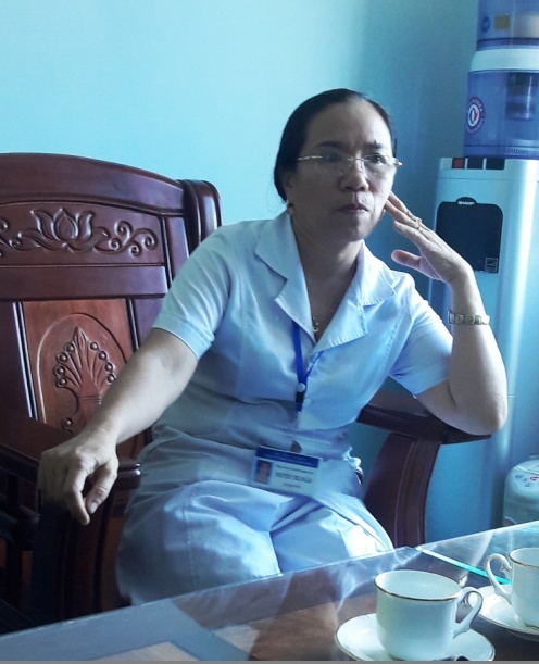 Bà Nguyễn Thị Kim Ngân - Giám đốc Bệnh viện Đa khoa Bắc Quảng Bình trả lời vụ việc với phóng viên vào sáng 26-9