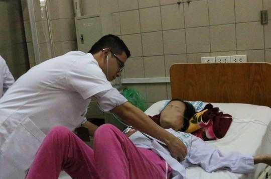 Ăn trái nhà trồng, cô gái bị ngộ độc thuốc tăng trưởng