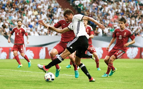 Chờ Muller phá lưới Ukraine