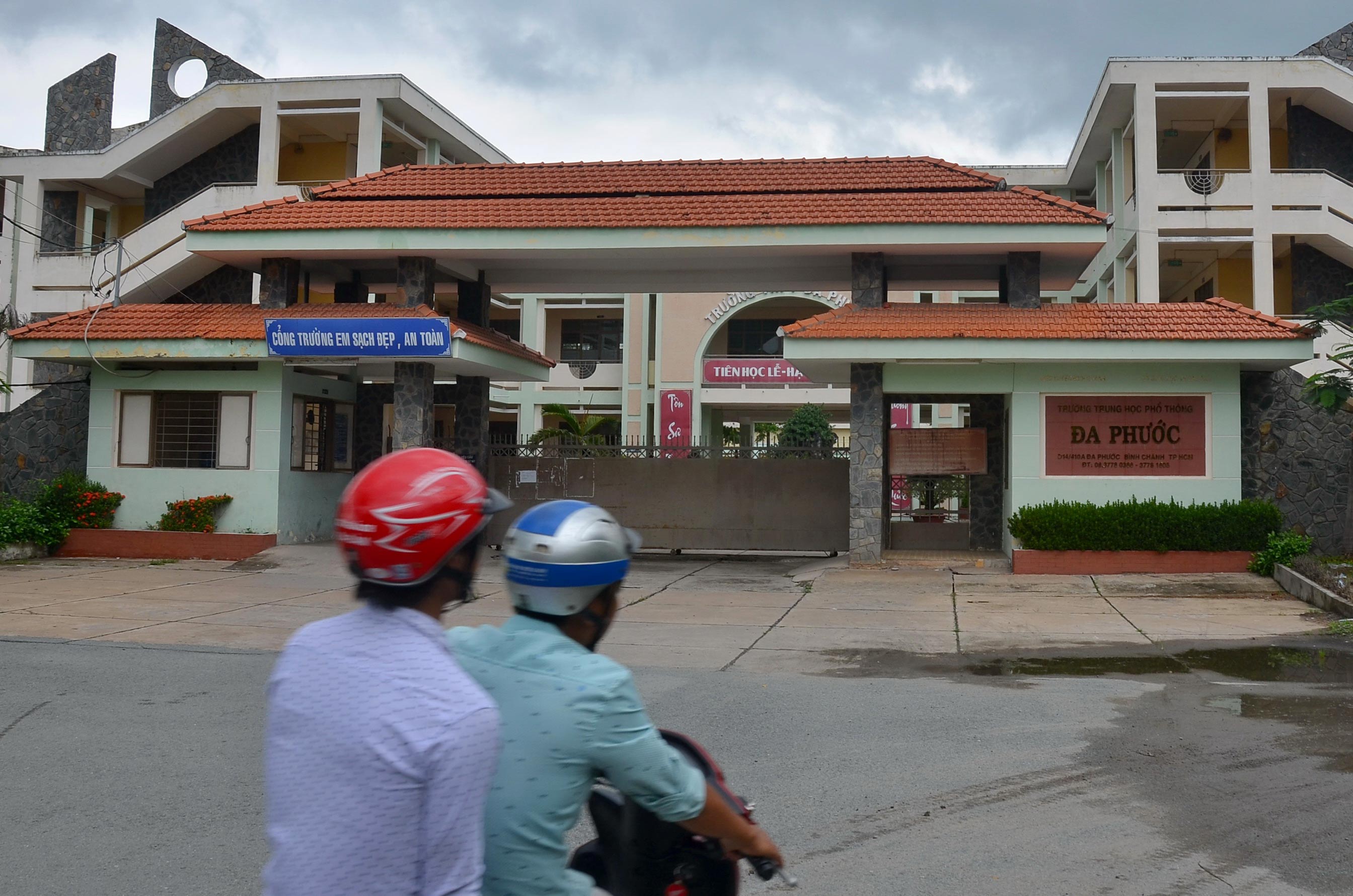Trường ngoại thành thiếu học sinh