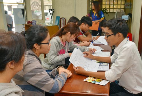 Kết thúc đăng ký xét tuyển đợt 1: Thấp thỏm lo hồ sơ ảo!