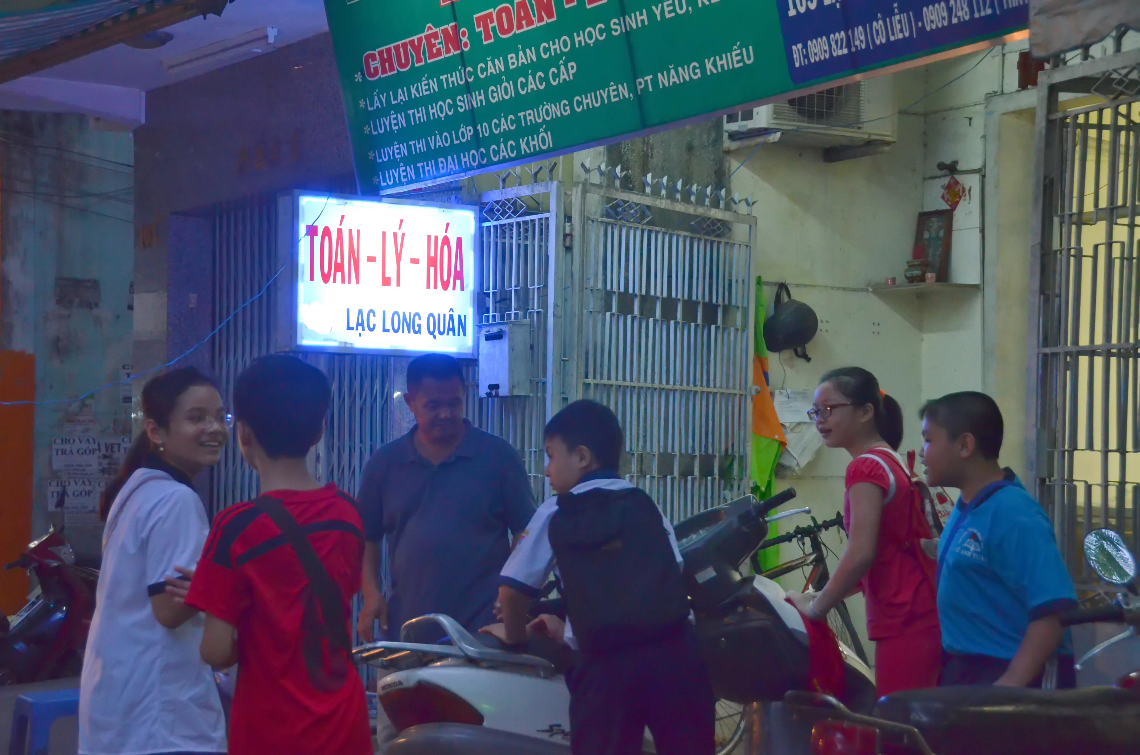 Cấm dạy thêm: Cần lộ trình