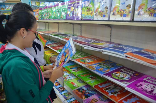 Lãng phí sách bài tập, sách tiếng Anh