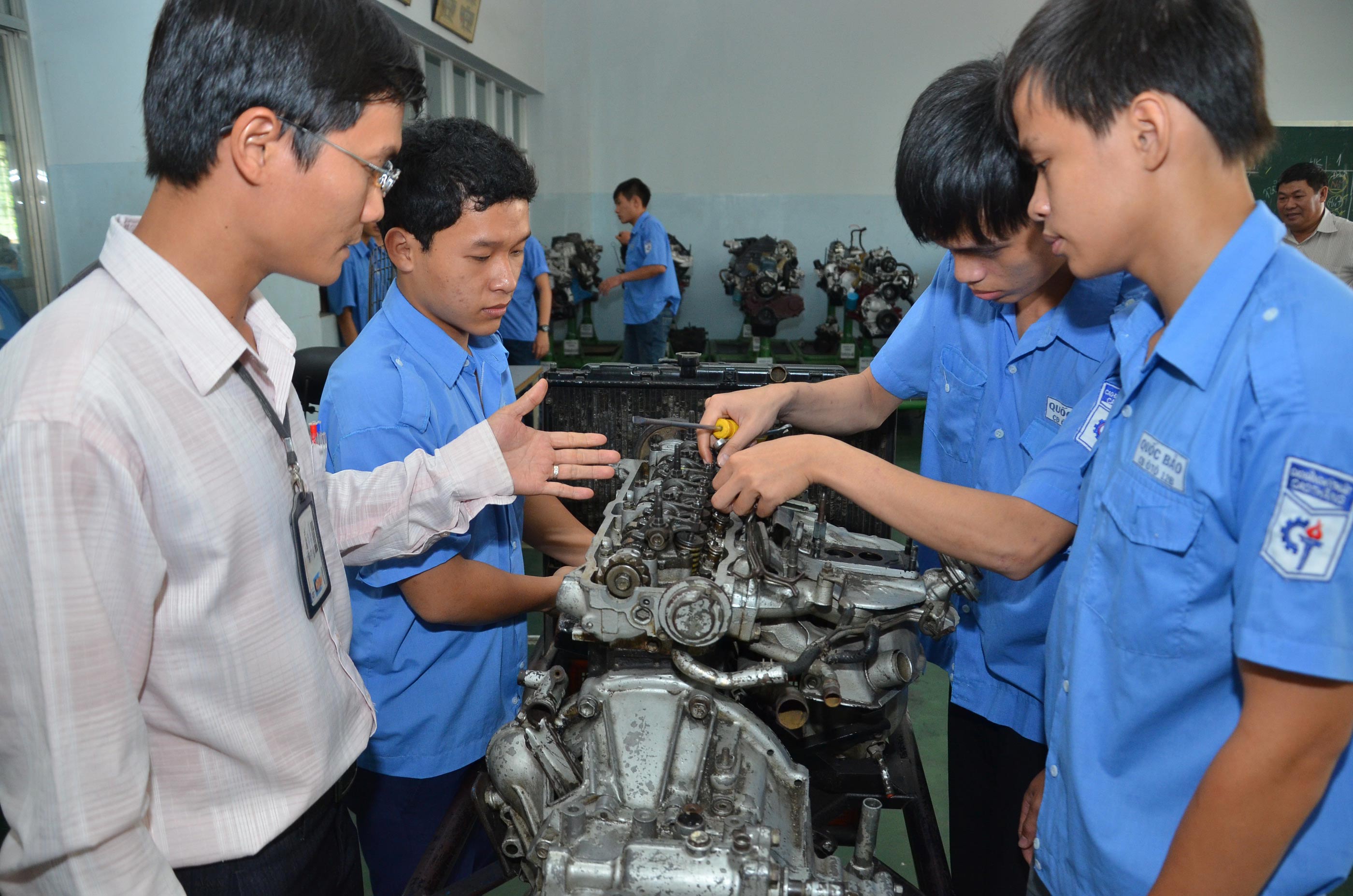 Hút học sinh vào trường nghề: Chớ nói suông!