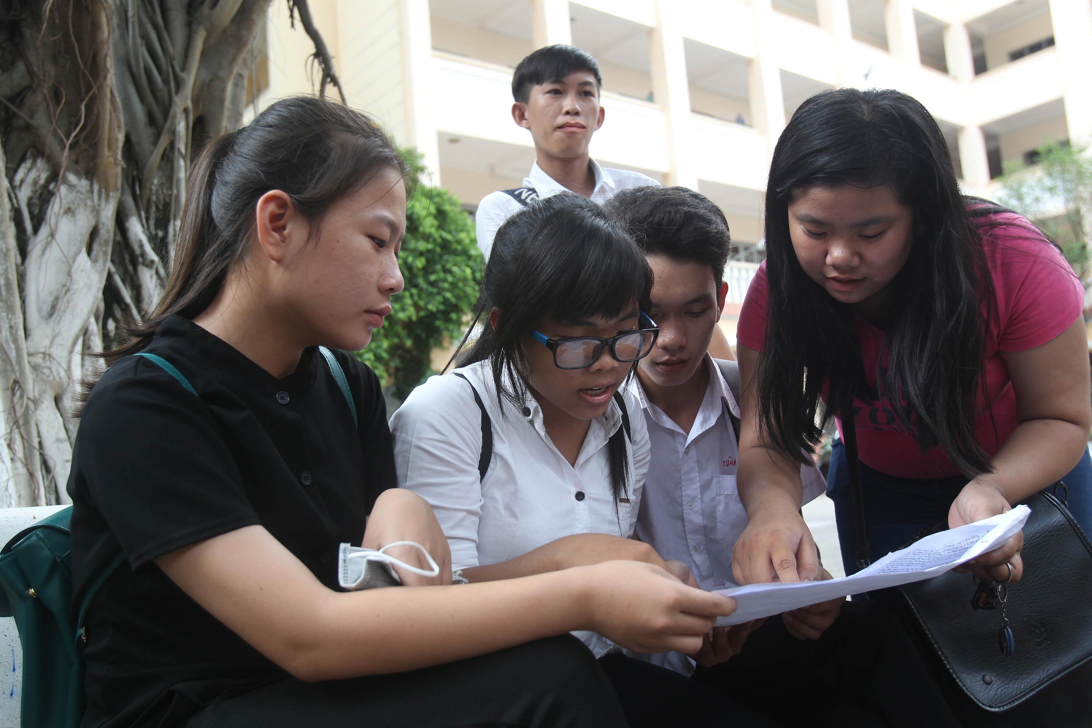 Đề thi khoa học, khách quan