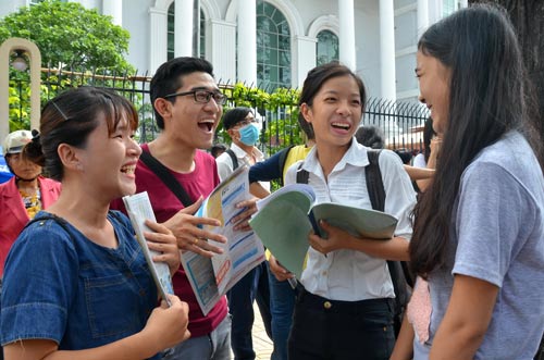 Tiếp tục đổi mới thi cử