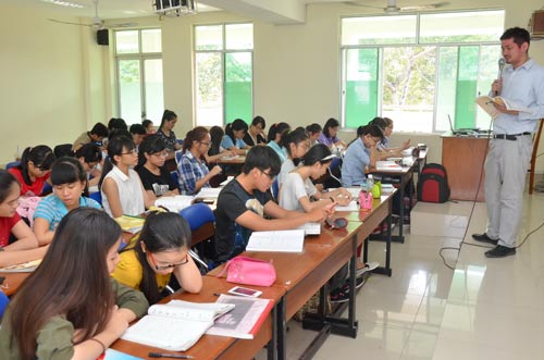 Giảm chỉ tiêu sư phạm để khắc phục tình trạng thất nghiệp