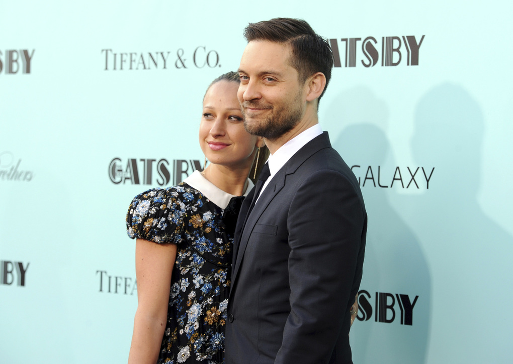 Thêm "tượng đài tình yêu" của Hollywood sụp đổ