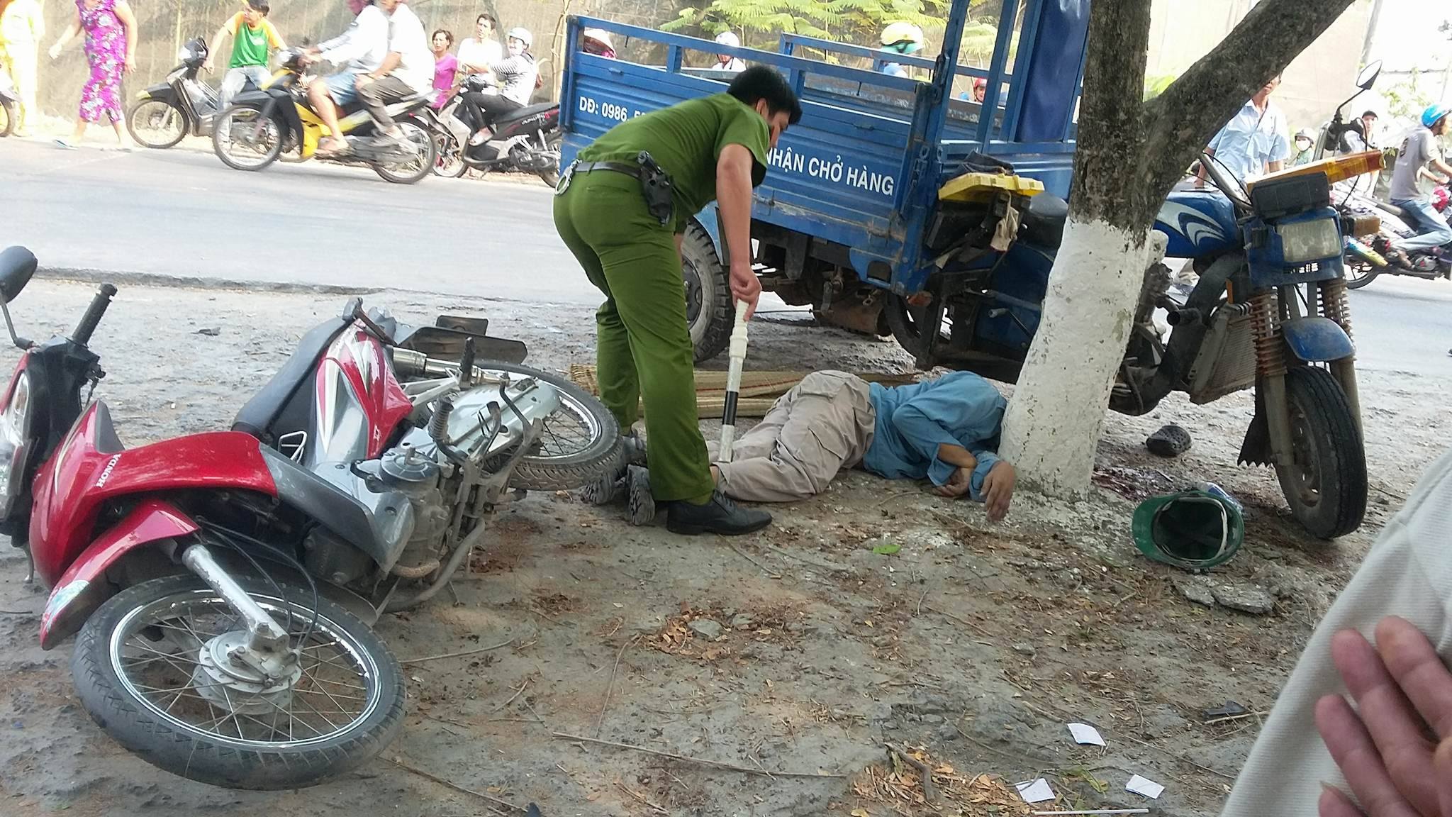 Bị xe tải tông, xe ba gác không người lái tông chết người