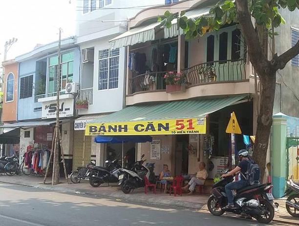 Nha Trang: Hai dĩa bánh căn "chém" giá 250.000 đồng