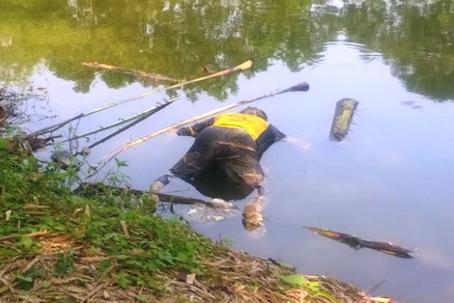 Đi đổ rác, phát hiện thi thể trôi sông