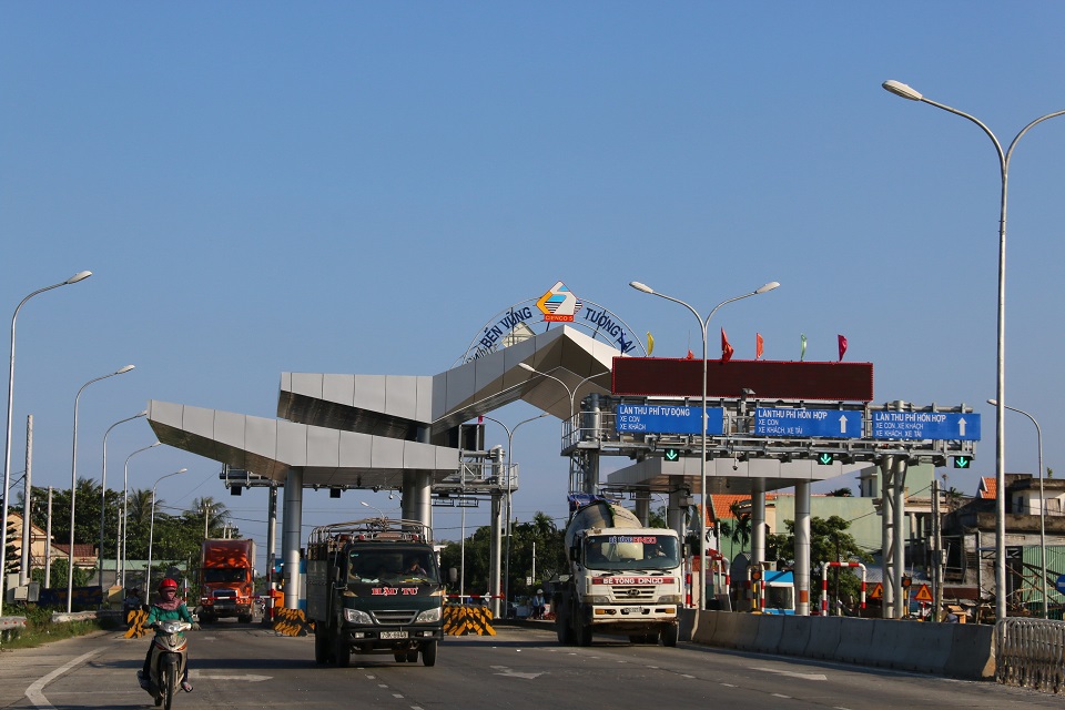 Chủ đầu tư vừa đưa Trạm thu phí Tam Kỳ vào hoạt động vào tháng 7 vừa qua để thu lại số tiền đã bỏ ra để làm đường
