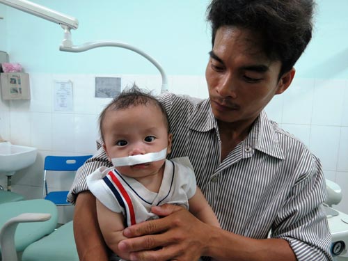 Trẻ lên bàn phẫu thuật, đừng quá lo!