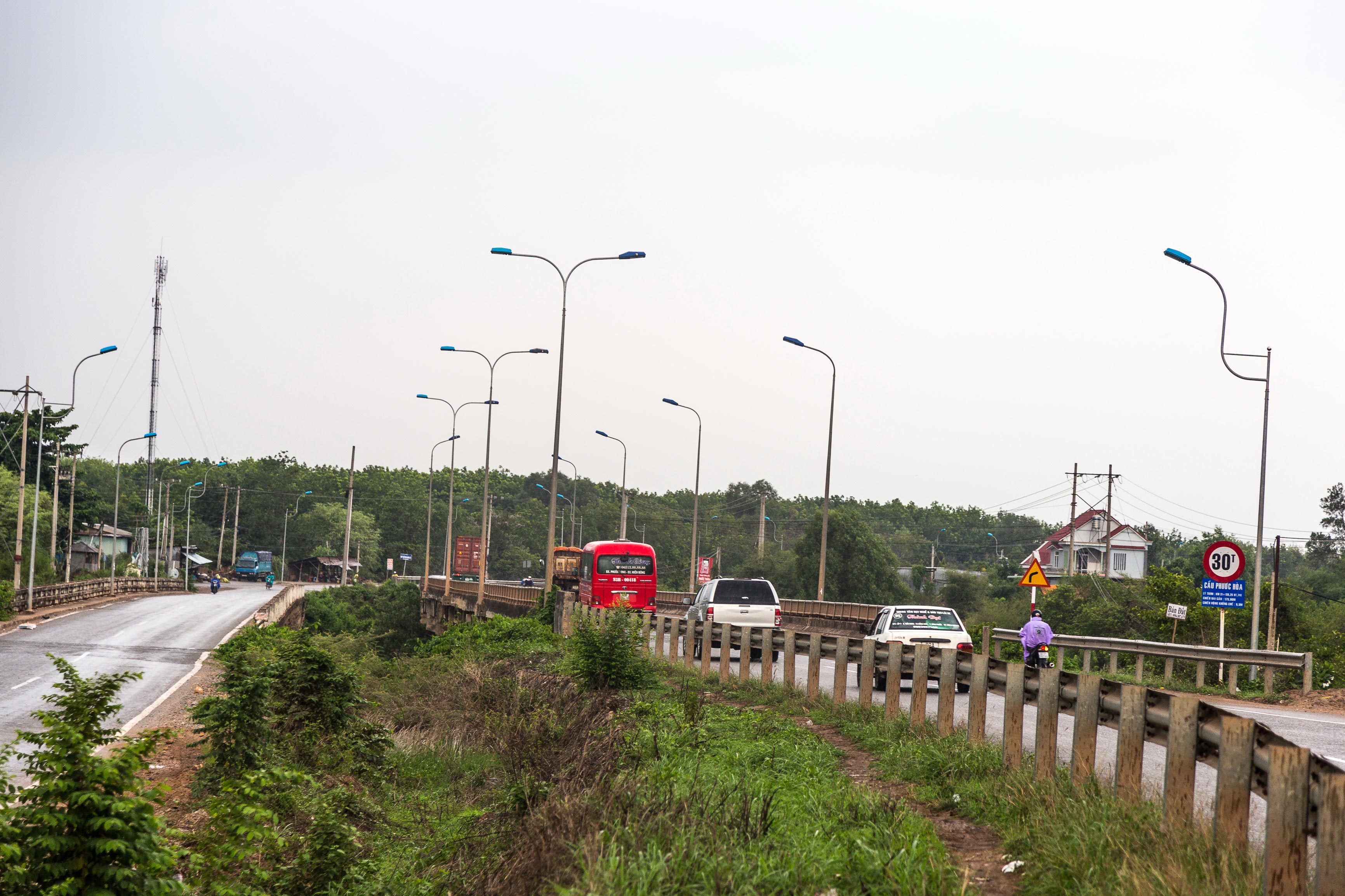 Cướp liên tiếp tấn công phụ nữ