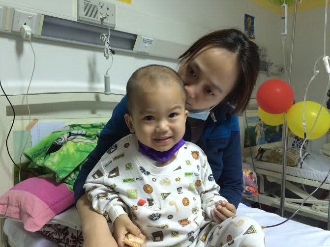 Mới 2 tuổi đã bị ung thư máu