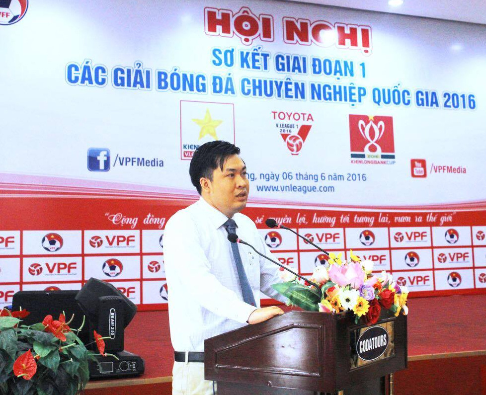 Sơ kết V-League 2016: 4 trọng tài, 5 trợ lý bị treo còi