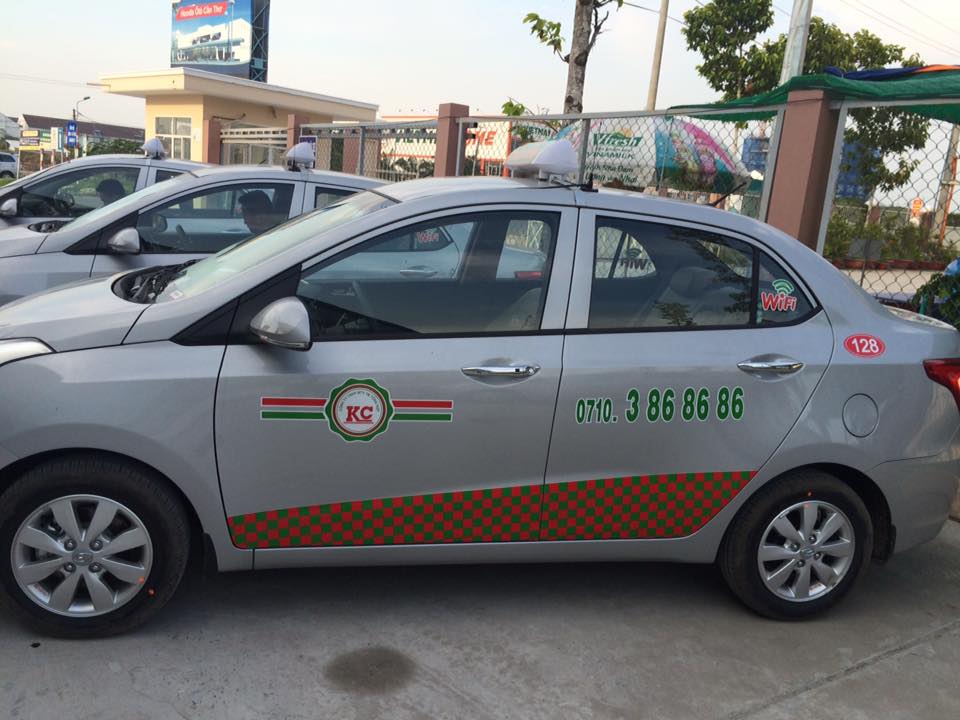 80% tài xế taxi phải giao tiếp được tiếng Anh