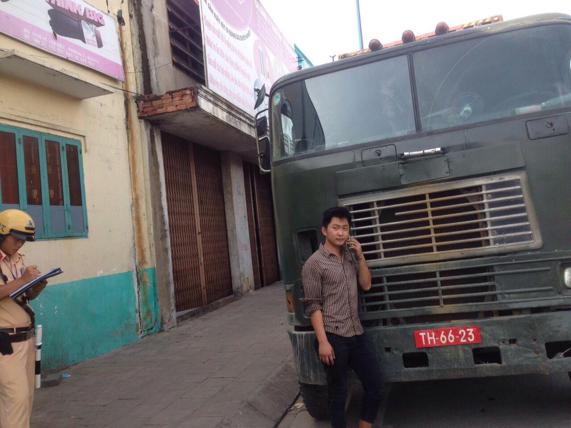 TP HCM: Xe tải nặng đua nhau đi vào giờ cấm