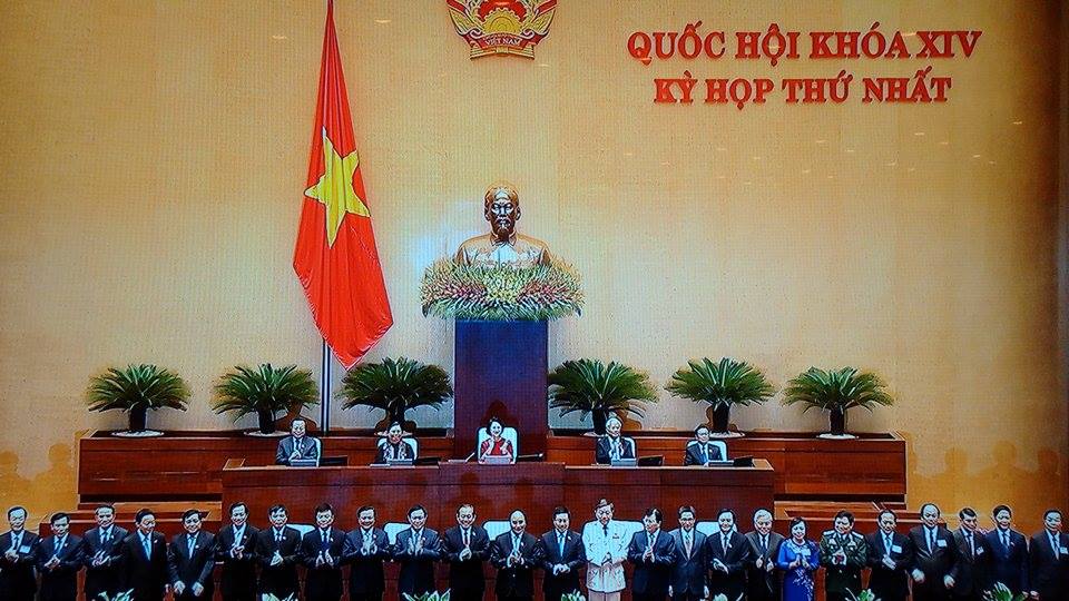 Chính phủ do Thủ tướng Nguyễn Xuân Phúc đứng đầu ra mắt Quốc hội