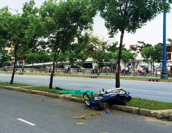 Tự ngã xe máy, 1 người chết