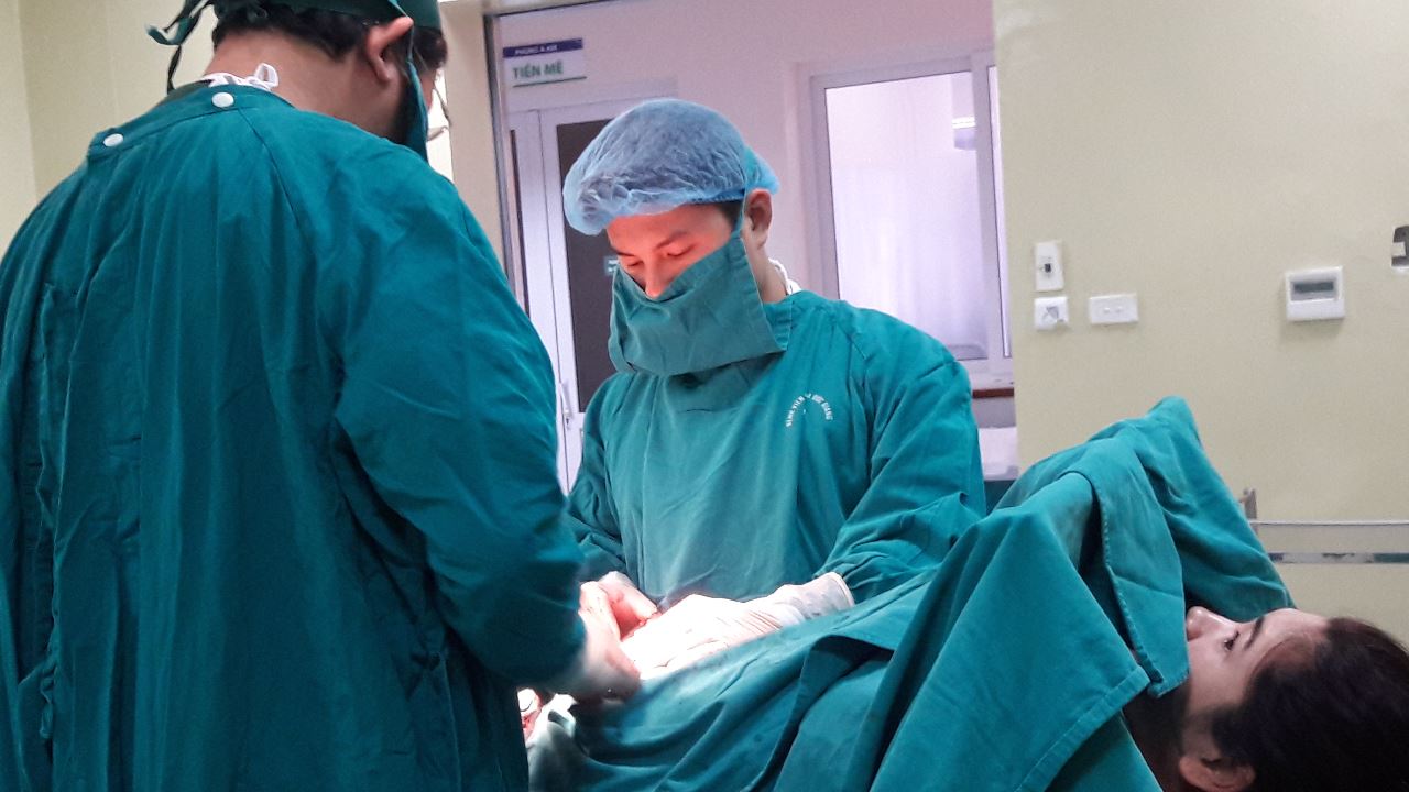 Mang khối u xơ tử cung bằng quả bưởi lại ngỡ mình béo bụng
