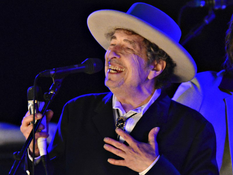 Nobel Văn chương bất ngờ thuộc về Bob Dylan