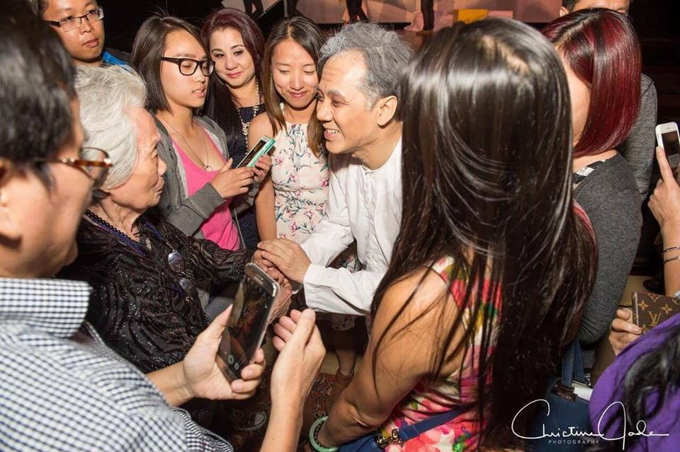 Cú hích “Dạ cổ hoài lang” trên đất Mỹ