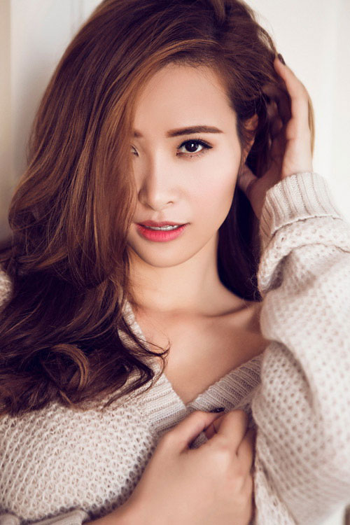 Đông Nhi công bố live show đầu tiên