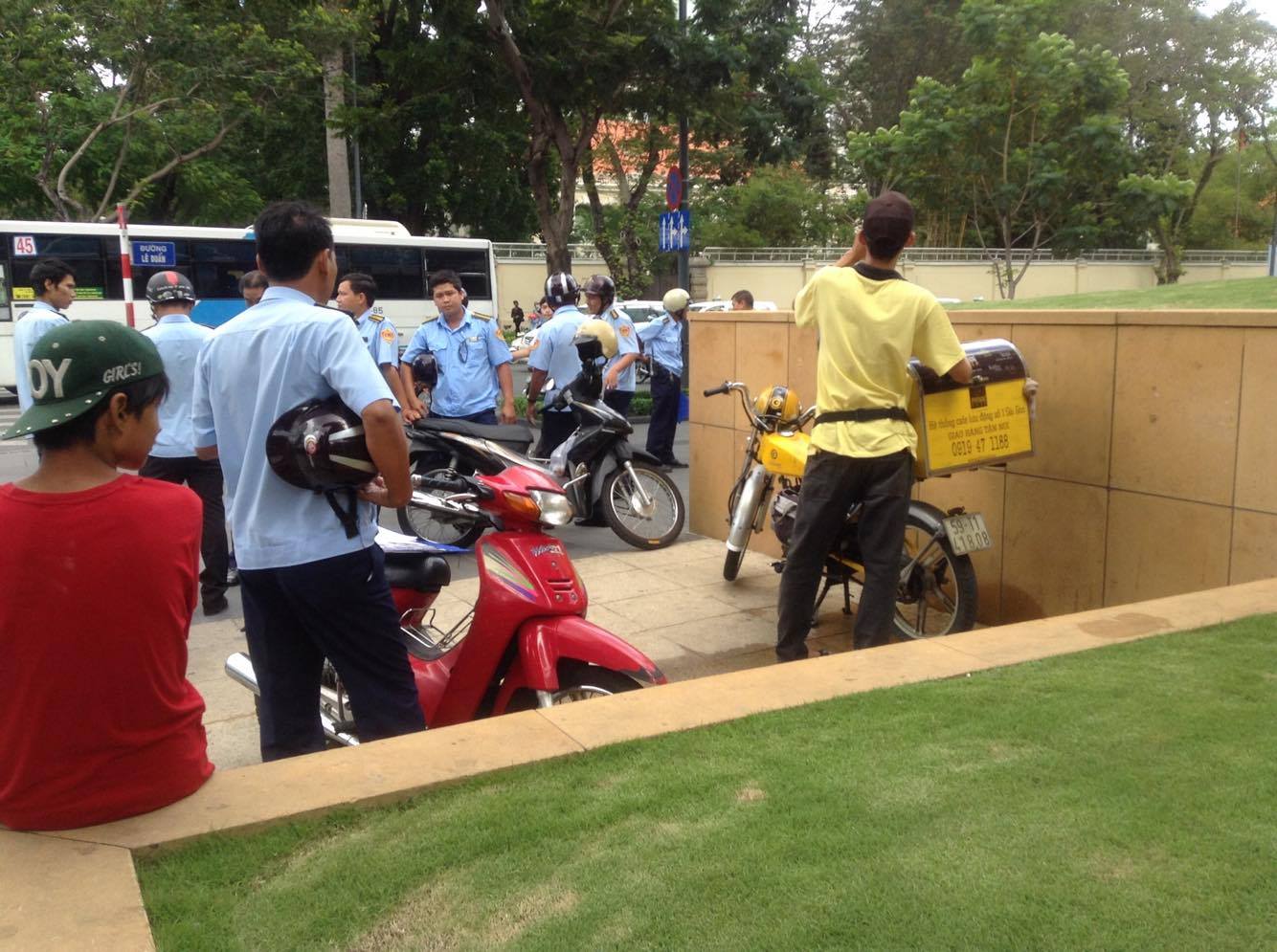 Phin Cà Phê lại kiện cán bộ trật tự đô thị quận 1