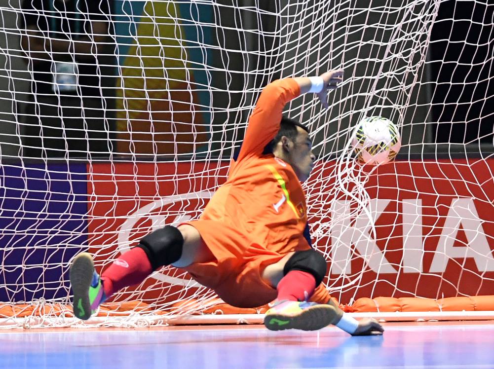 Thảm bại 1-7, tuyển futsal chờ hòa Ý