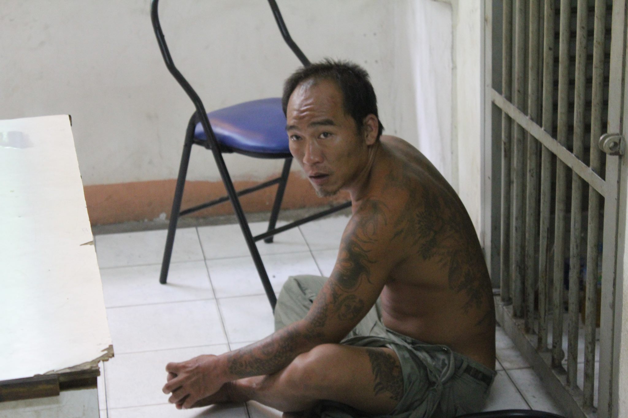 Bắt kẻ nghiện lên cơn, vào cửa hàng trộm điện thoại