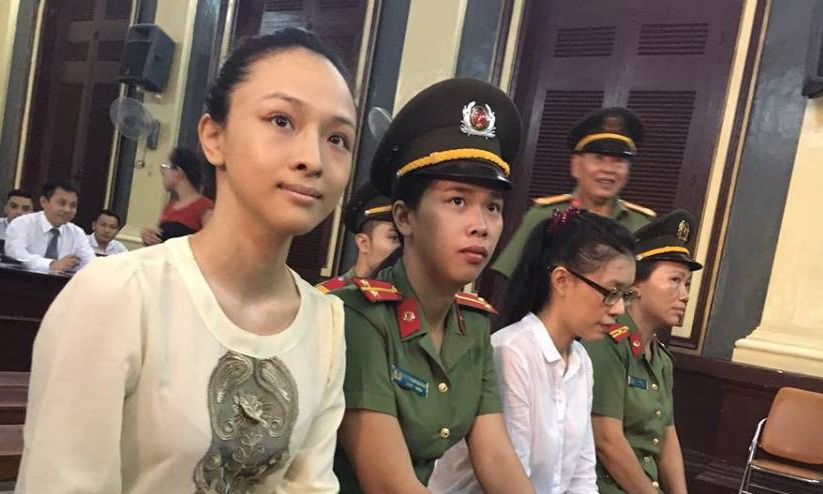 Hoa hậu Phương Nga khai có bản hợp đồng tình cảm với đại gia